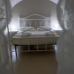 Dom wakacyjny La Casetta Dei Miracoli Neapol